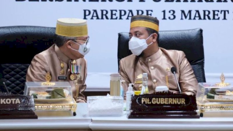 Plt Gubernur Sulsel, Andi Sudirman Sulaiman (kanan), bersama Wali Kota Parepare, Taufan Pawe.