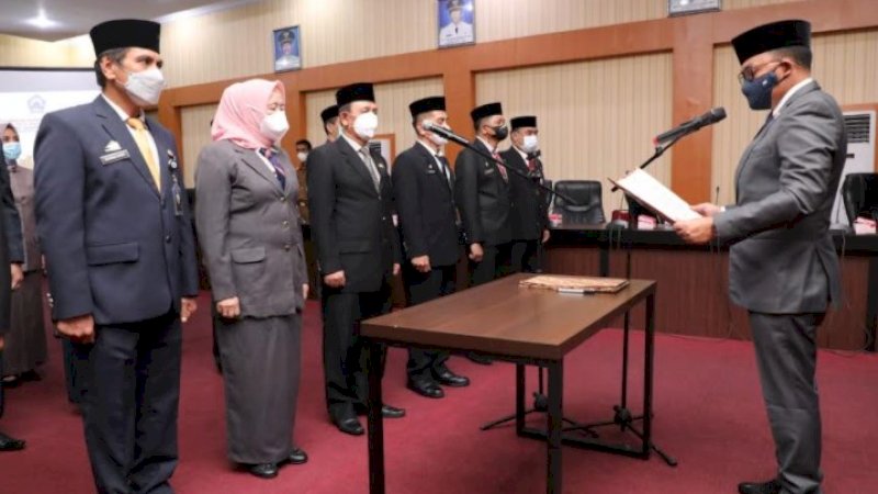 Gelar Mutasi, Ilham Azikin Tegaskan Pejabat Harus Bekerja Sesuai Regulasi