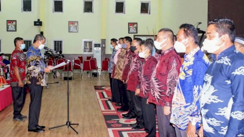 Pelantikan pengurus Musyawarah Kerja Kepala Sekolah (MKKS) Sekolah Menengah Pertama (SMP) Wajo masa bakti 2020-2023, Selasa (16/3/2021).
