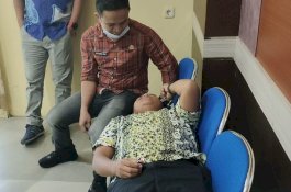 Matanya Berkunang-kunang, Pegawai Pemkab Jeneponto Ini Nyaris Pingsan Usai Divaksin