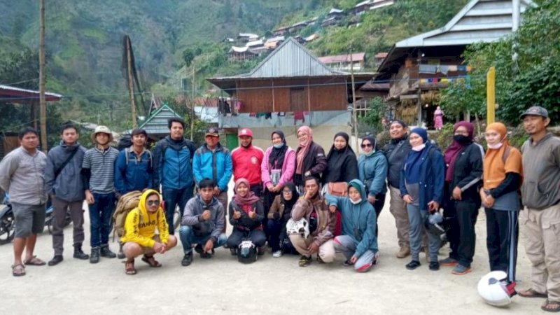 Objek wisata jalur pendakian Gunung Latimojong kembali dibuka di Kabupaten Enrekang. 