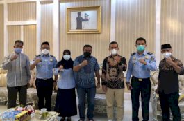 Temui Bupati Bone, Kantor Imigrasi Makassar Paparkan Layanan Eazy Passport untuk CJH