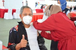 Ribuan Dosen dan Tenaga Kependidikan Terima Vaksinasi Dosis Kedua