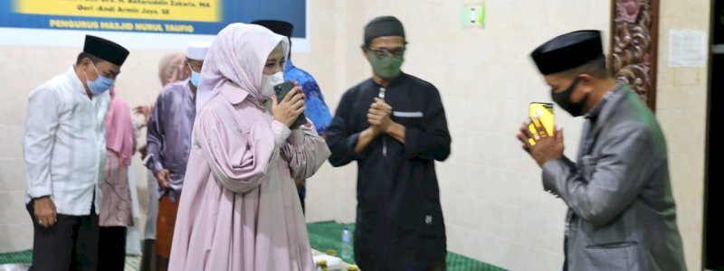 Hadiri Isra Mikraj di Jalan Sukamaju, Fatma Ingatkan Warga Patuhi 5M