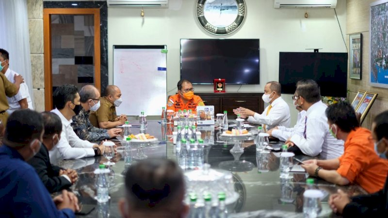 Walikota Makassar Moh Ramdhan "Danny" Pomanto menerima lawatan Perhimpunan Hotel dan Restoran Indonesia (PHRI) Sulsel, di kediamannya Jalan Amirullah, Senin (22/3/2021).