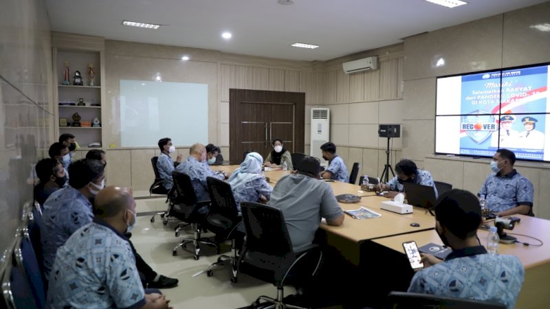 Tim Recover menggelar rapat koordinasi dengan jajaran Perumda Air Minum (PDAM)Makassar di ruang direksi PDAM, Kamis, (25/3/2021).