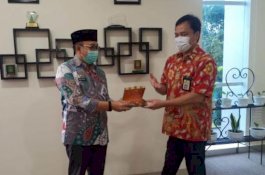 Patuh Laporan SPT, Sekda Parepare Dapat Penghargaan KPP