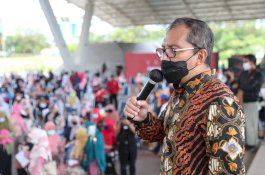 Persiapan Sekolah Tatap Muka, Makassar Target 2.000 Guru Divaksin Tiap Hari