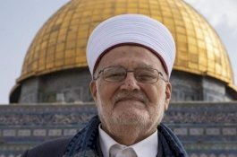 Sudah Ditangkap Berkali-kali, Imam Masjidilaqsa Kini Dilarang Lakukan Perjalanan oleh Israel