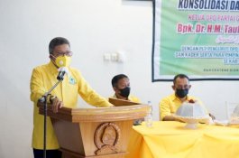Dukung Penuh Kader Maju di Pertarungan Politik, Taufan Pawe: Golkar Tidak Akan Main Uang