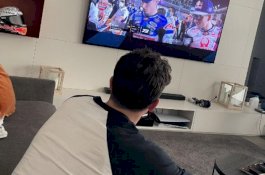 Vinales Menangi MotoGP Qatar, Marquez ... Hanya Bisa Nonton Sambil Ngemil Popcorn