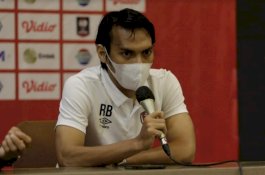 Lebih Cocok Sutanto Tan atau Arfan di Lini Tengah PSM? Ini Jawaban Rasyid Bakri