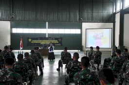 Lakukan Tes Urine kepada Prajurit di Tengah Sosialisasi Bahaya Narkoba