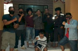 Di Depan Ibunya, Pemuda di Bulukumba Ditangkap Polisi karena Miliki Sabu-Sabu