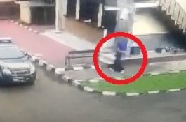 Sempat Todongkan Pistol, Siapa Tamu Berpakaian Wanita yang Tersungkur di Mabes Polri?