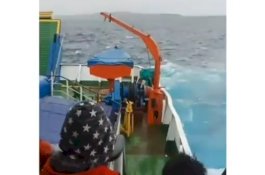 Video Detik-Detik Menegangkan di Atas KMP Bontoharu yang 15 Jam Berlayar dari Bira ke Pamatata