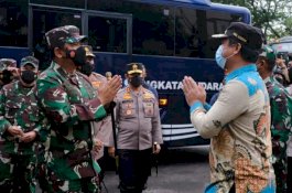 Dampingi Panglima TNI Tinjau Gereja, Plt Gubernur Sulsel Minta Masyarakat Percayakan Pengamanan ke TNI-Polri