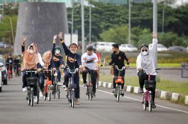 Tingkatkan Imunitas Sambut Ramadhan, Indira Yusuf Ismail Gowes Bareng DWP