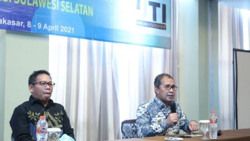 Wali Kota Makassar, Moh. Ramdhan Pomanto (kanan).