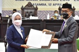 DPRD Luwu Utara Serahkan Rekomendasi LKPJ Bupati 2020