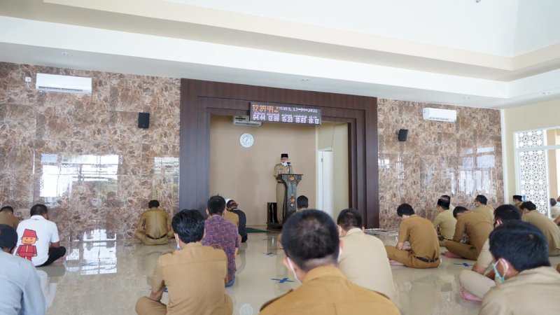 Wali Kota Parepare, Taufan Pawe, saat memberikan kuliah tujuh menit (kultum) di Masjid Binalipu, Selasa (13/4/2021).