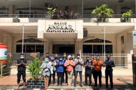 Manajemen Four Points Hotel by Sheraton Makassar Bersih-bersih Masjid