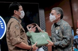 Sandiaga Uno Sebut Taufan Pawe Wali Kota Inovatif, Dapat Tepuk Tangan dalam Rapat KolaborAksi