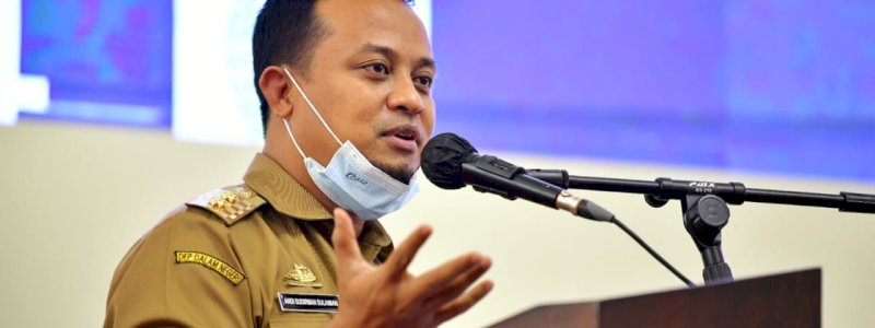  Hadiri Sarasehan Industri Jasa Keuangan, Plt Gubernur Sulsel Dorong Pemberdayaan UMKM Lewat Bank Syariah