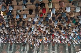 Kasus Covid-19 Meningkat, Pemprov DKI Jakarta Minta Warganya Tidak Salat Jumat di Masjid