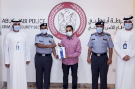 Kembalikan Uang yang Ditemukan di Mal, Pria Ini Akhirnya Dapat Kejutan yang Halal