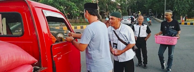 Jurnalis Jeneponto Bagi-bagi Takjil