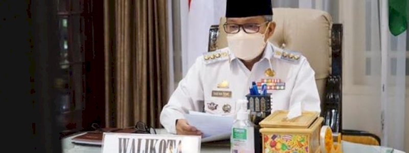 Wali Kota Parepare Serahkan Insentif kepada RT/RW dan Imam Masjid