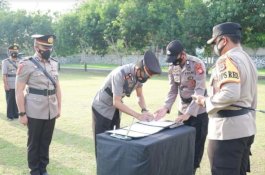 Polres Wajo Pimpin Upacara Sertijab Kabag Sunda, Kapolsek, dan Kasat Lantas