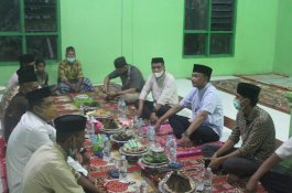 Berbuka Puasa Bersama Masyarakat Kampala, Ilham Azikin Titip Pesan Jaga Kekompakan