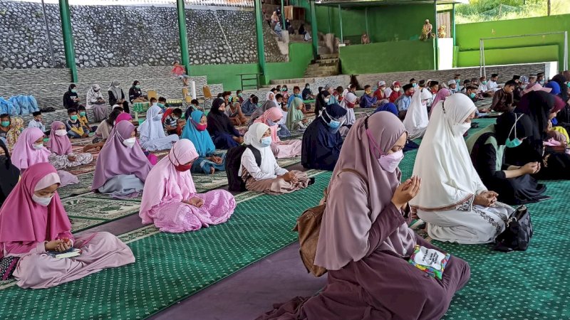 PKK Parepare Gandeng Komunitas Dakwah Bagikan Donasi Paket Ramadan