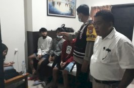 5 Remaja Diamankan Sekamar, Ada yang Tak Berpakaian Ngaku Mau Mandi