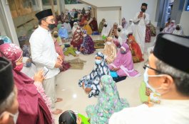 Shalat Subuh Berjamaah, Wali Kota Danny Ingatkan Pentingnya Protokol Kesehatan