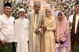 Nikahi Santri Cantik 19 Tahun yang Hafal Qur'an, Ini Fakta di Balik Pernikahan UAS dengan Mahar 244 Gram Emas