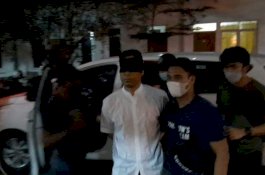 Ternyata Ini Alasan Mata Munarman Ditutup saat Masuk ke Polda Metro Jaya