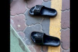 Pakai Sandal Mahal Salat Jumat di Masjid, Pria Ini Gaji Orang untuk Menjaganya