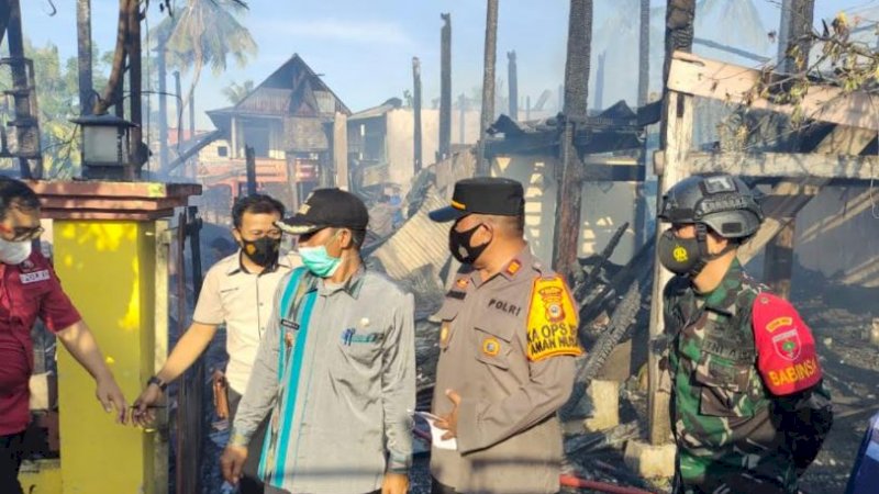 Kebakaran terjadi di Jalan Merpati, Lingkungan Paccecang, Kelurahan Lamaddukelleng, Kota Sengkang, Kabupaten Wajo, Kamis (29/4/2021).