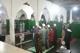 8 Jam, Inilah Salat Tarawih Terlama di Indonesia, Imam 6 Orang Bergantian