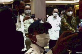 Lihat Aksi Anies Baswedan saat Jadi Fotografer Dadakan Jokowi