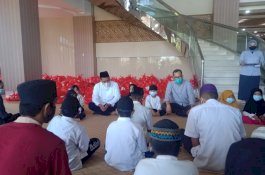 Jelang  Idul Fitri,  Amran Sulaiman Berbagi 30.000 Paket Sembako ke Anak Yatim dan Fakir Miskin