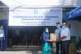 Jamkrindo Salurkan Ribuan Paket Sembako dan Santunan untuk Anak Yatim