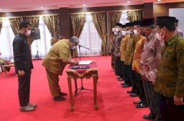 Ali Mazi Melantik Dewan Pengurus Pendidikan Sultra Periode 2020-2025