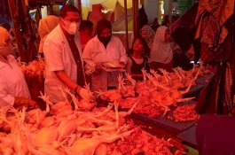 Pemkot Parepare Pastikan Daging dan Ikan di Pasar Aman Dikonsumsi