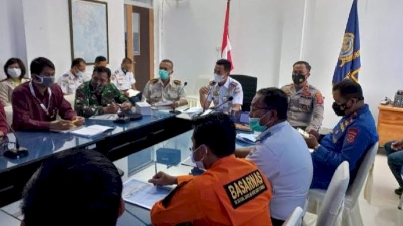 Rapat digelar di Kantor KSOP Kelas II Kendari, Jalan Pelabuhan Nomor 1, Kelurahan Bungkutoko, Kecamatan Nambo, Kota Kendari, Selasa (4/5/2021).