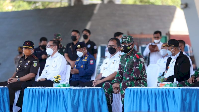 Wali Kota Makassar, Mohammad Ramdhan Pomanto, menghadiri apel gelar pasukan di Lapangan Karebosi, Rabu (5/5/2021).