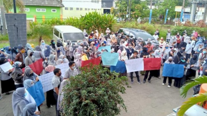 Ratusan Guru Kontrak di Makassar Demo Tuntut Gaji yang Tertunggak, Dijanji yang Kedua Kali
